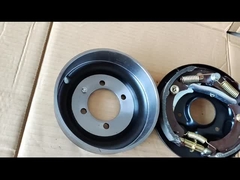 NKR ดรัมเบรกมือและรองเท้าหล่อวัสดุเหล็กเสถียรภาพเป็นพิเศษในการจอดรถ